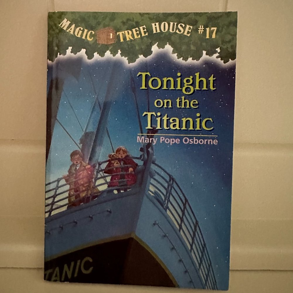 5 Magic Tree House Books - Picture 5 of 12